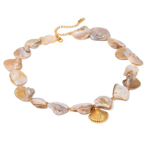 Shell Pendant Necklace