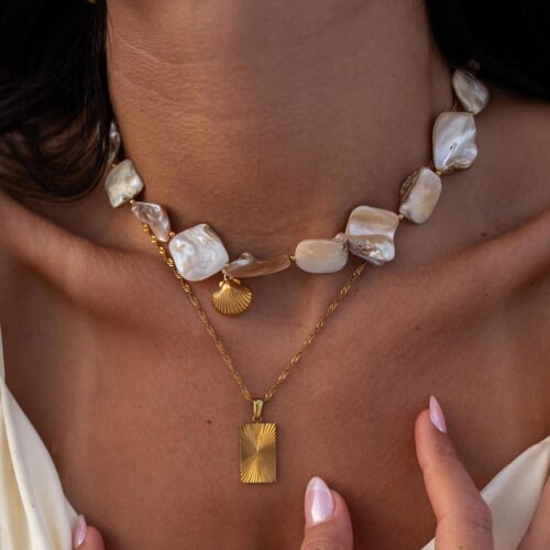 Shell Pendant Necklace