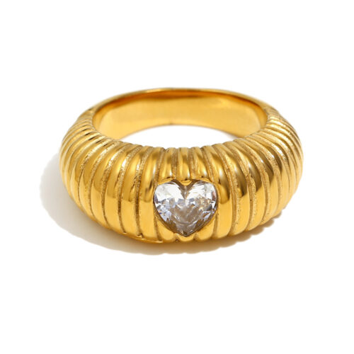 Serenity Heart Statement Ring with Heart-Shaped Zircon in 18K Gold-Plated Stainless Steel